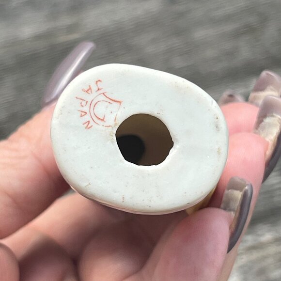 VINTAGE PORCELAIN JAPANESE FIGURINE Woman Umbrella 3.5” Asian Japan Makers Mark - Picture 10 of 10